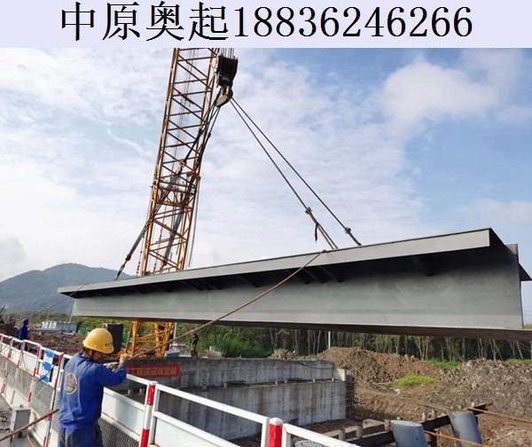 钢箱梁中柱和坩埚之间的连接