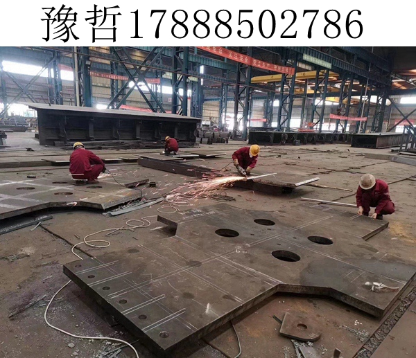 300吨钢箱梁顶推施工的精准控制与安全保障