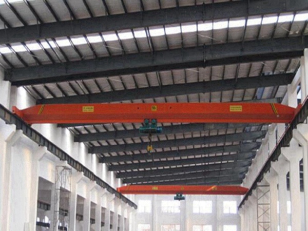 河南南阳冶金专用桥式起重机厂家 冶金专用桥式起重机在兑铁水作业中的应用特性与实践